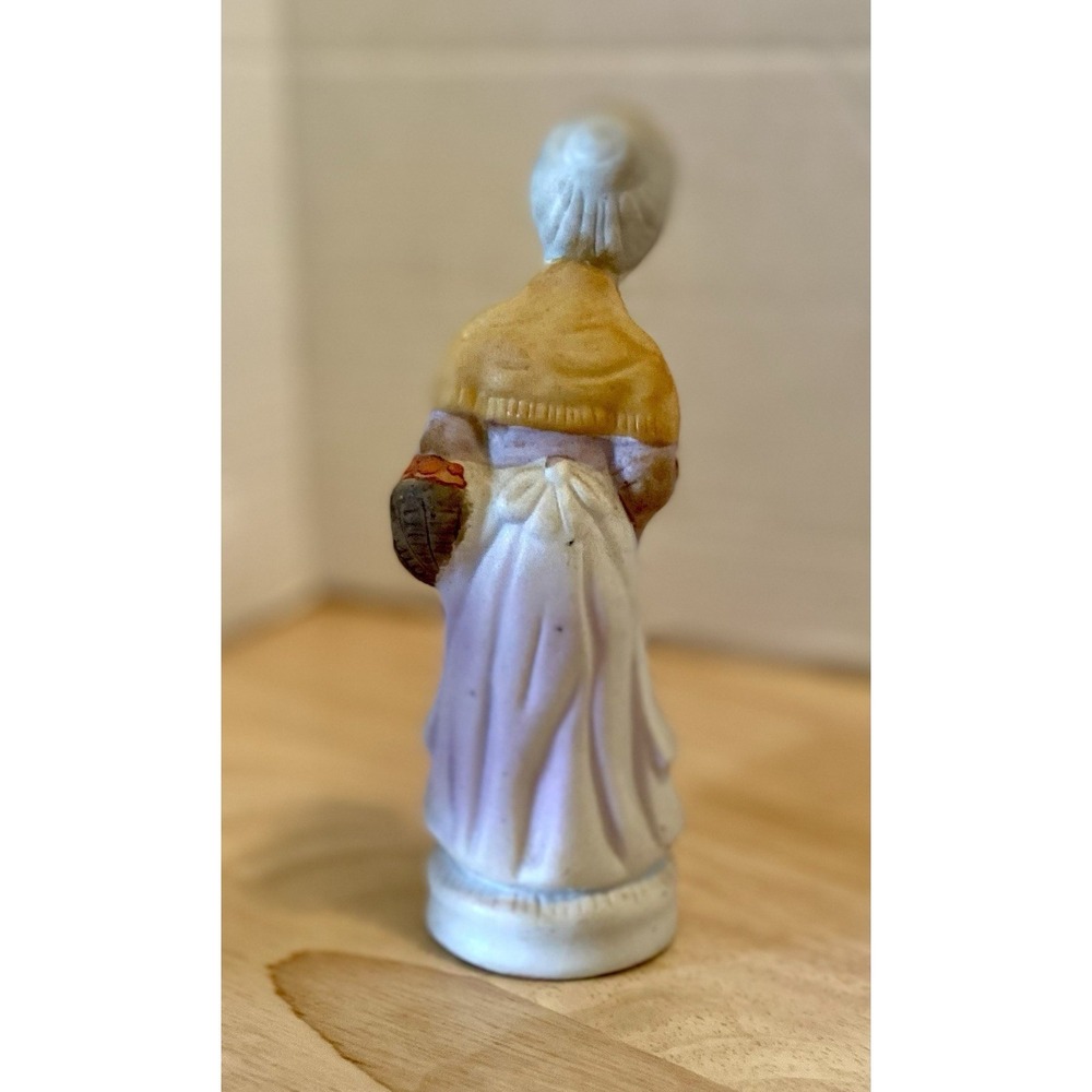 Vintage Elderly Woman Old Farmer Granny Grandma Lady Crown Deville Figurine 5.5" - Picture 2 of 4